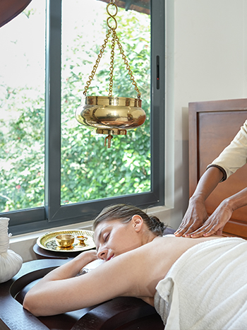  The Best Ayurvedic Massage Experience in Munnar 